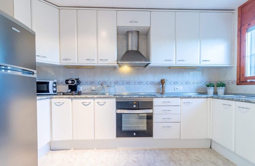 Sant Pere Pescador Ski Chalet | House la Petanque, wifi, pool, barbecue, garage, sea view.
