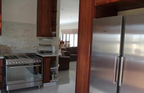 Vredefort House | House La Vue