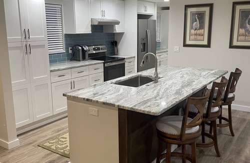 Riverview Estates House | House minutes from Siesta Key