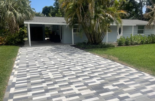 Riverview Estates House | House minutes from Siesta Key