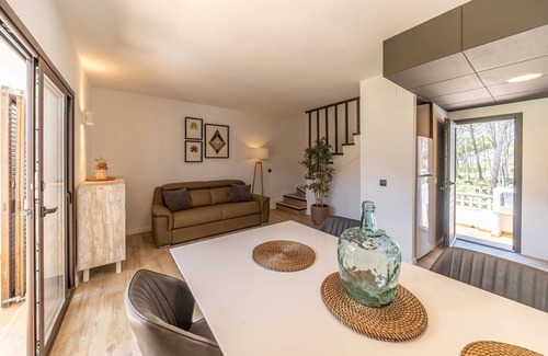 L'Escala Villa | House near Riells Beach & Montgrí Park