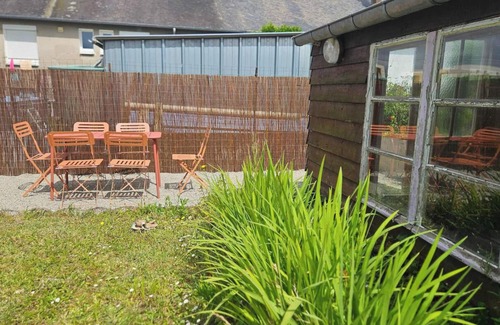 Guingamp House | House near town center with garden