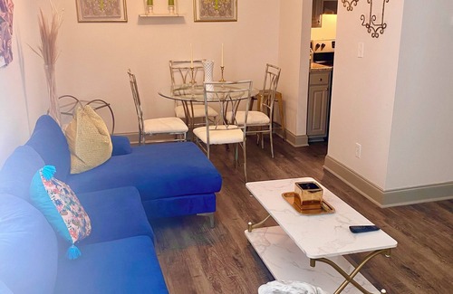 Glen Iris Apartment | “House of Peace” here bring positivity with you and leave with Peace