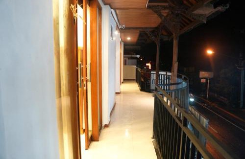 Andong House | House Of Semar Sari