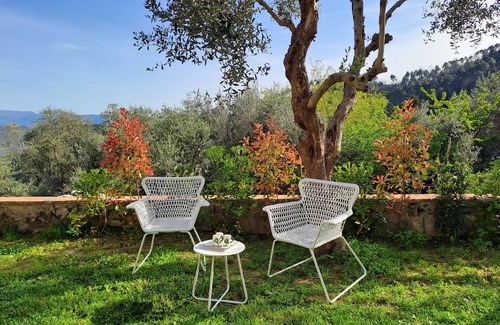 Villabuona House | House on hillside with garden. Relaxation near Lucca and the sea. Pets allowed