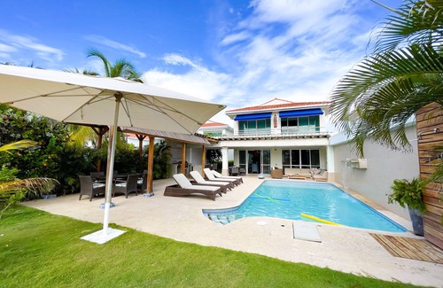 Arroyo de Piedra Villa | House on the beach with private pool