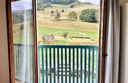 Campan House | House on the mountain, between ski slopes and hiking trails.