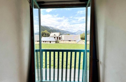 Campan House | House on the mountain, between ski slopes and hiking trails.