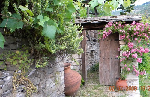 Kazaviti House | House RODIA Traditional detached house with a view of the mountain ranges in nature
