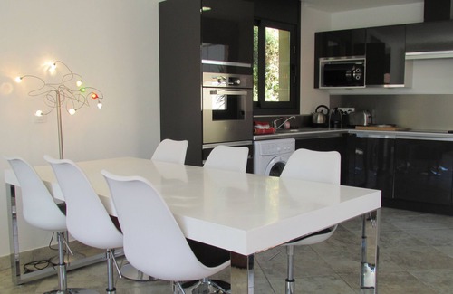 Port-Vendres House | HOUSE, SHARED POOL, TERRACE, PARKING AND GARDEN, WIFI, SLEEPS 4