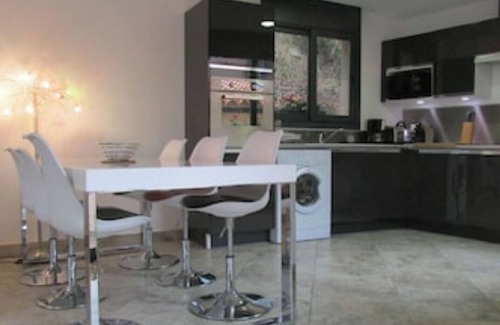 Port-Vendres House | HOUSE, SHARED POOL, TERRACE, PARKING AND GARDEN, WIFI, SLEEPS 4