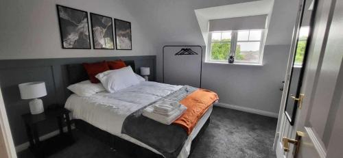 Bingham House | House Sleeps6-Garden-PetsOk-Parking-Long stay disc