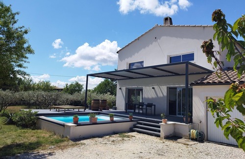Rochefort-du-Gard House | House surrounded by olive trees close to the garrigue