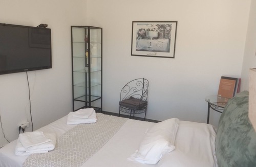 Calvi Bed & Breakfast | House, three unpretentious fields with garden, parking