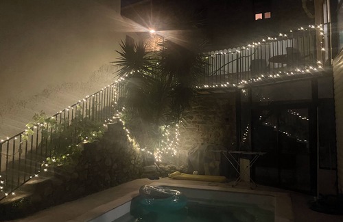 Laroque-des-Alberes House | House with pool in the centre of beautiful Laroque des Alberes