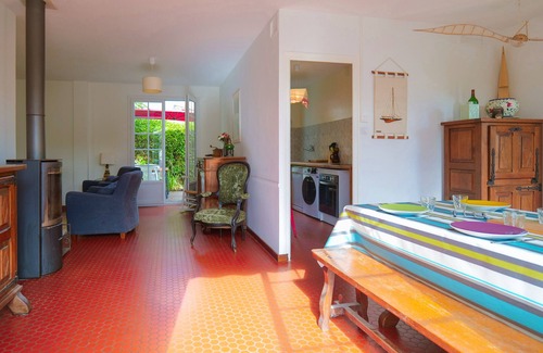 Les Sables d'Olonne Ski Chalet | House with Jacuzzi in a Quiet Area – La Chaume District, Les Sables – Sleeps 6