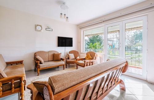 Southern Marmara House | House with Garden and Balcony in Kartepe