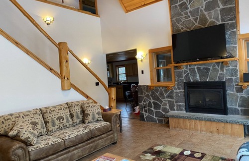 Lake Placid House | House with hot tub 10 min from whiteface Mt. & Lake Placid Villagen