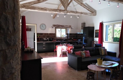Thezac House | House with large garden and private Jacuzzi. Site classified Natura2000 for its flora