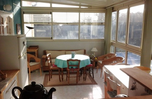 Serignan-du-Comtat Villa | House with pool on the edge of the forest, near Orange