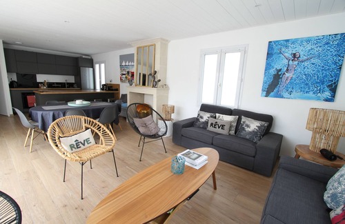 Saint-Martin-de-Re House | House with private pool, 3 bedrooms, 3 bathrooms in the heart of Saint-Martin