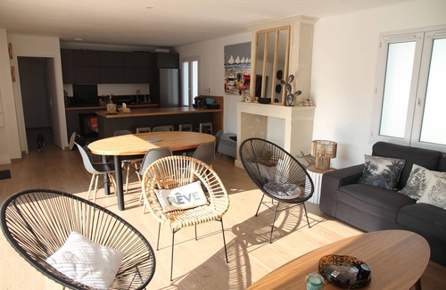 Saint-Martin-de-Re House | House with private pool, 3 bedrooms, 3 bathrooms in the heart of Saint-Martin