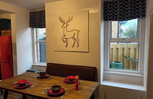 Harrogate House | House With Private Garden Near The Stray