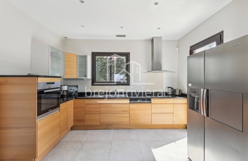 California - Pezou House | House with swimming pool and sea view in Cannes Californie.