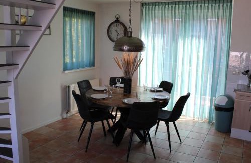 Municipality of Uitgeest Apartment | Houseboat in Waterpark with Private Dock