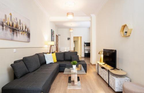 Thessaloniki City Centre Apartment | Houseloft Heritage Retreat