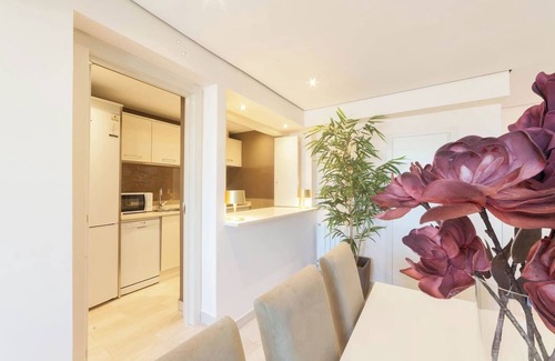 Cuatro Caminos Apartment | Housing Orense by Sharing Co I