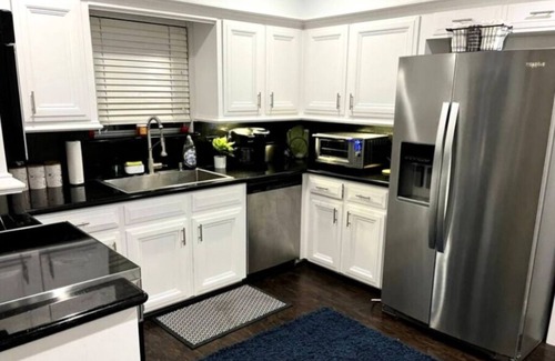 Ponderosa Forest House | Houston Getaway 6BR with Pool and Wi-Fin