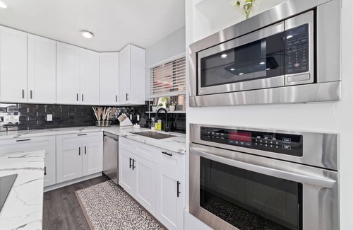 Clodine House | Houston Little Saigon, 4 Bedrooms with Pool, Heart of Houston Asian Town