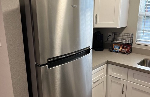 Montrose Apartment | Houston’s prime location! Newly renovated studio apartment. Downtown/Medical/UH