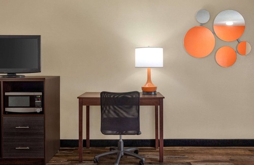 Pigeon Forge Hotel | Howard Johnson by Wyndham Pigeon Forge