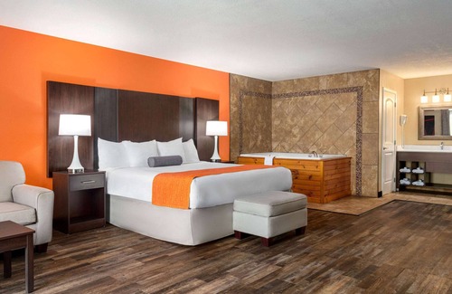 Pigeon Forge Hotel | Howard Johnson by Wyndham Pigeon Forge