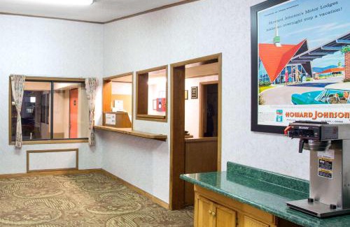 Wilmington Hotel | Howard Johnson by Wyndham Wilmington