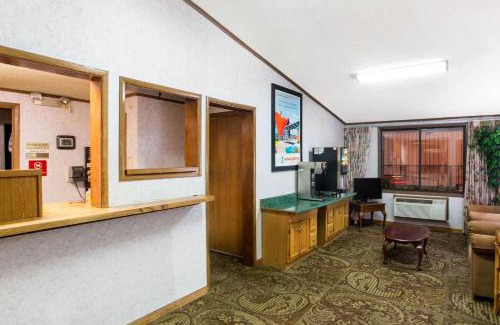 Wilmington Hotel | Howard Johnson by Wyndham Wilmington