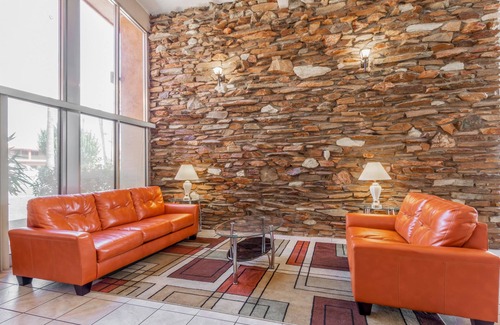 Phoenix Hotel | Howard Johnson by Wyndham Phoenix Airport/Downtown Area