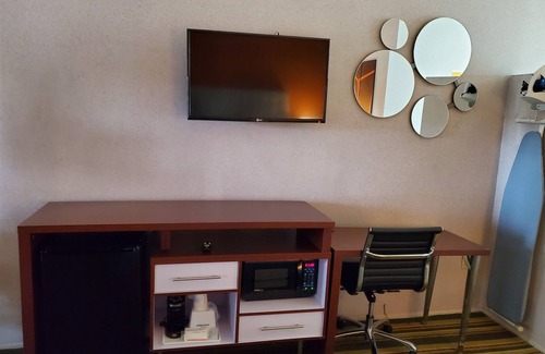 Phoenix Hotel | Howard Johnson by Wyndham Phoenix Airport/Downtown Area