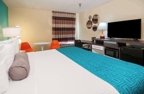 Scott Hotel | Howard Johnson by Wyndham Scott Lafayette