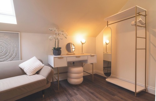 Merthyr Tydfil Hotel | Howfield Hotel
