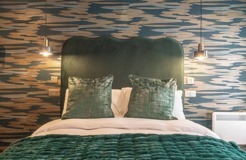 Merthyr Tydfil Hotel | Howfield Hotel