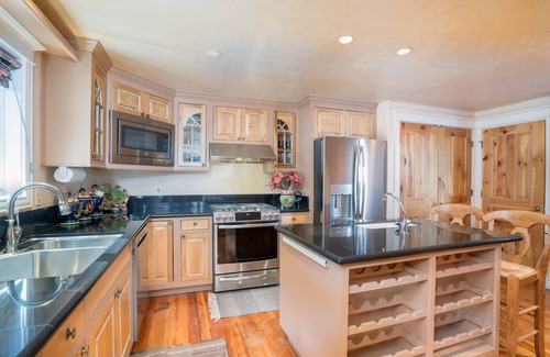 Telluride Apartment | Hruza Hideout by AvantStay | Walkable Location + Free Ski Shuttle, Mountain View