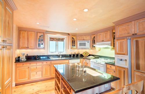Telluride Apartment | Hruza Hideout by AvantStay | Walkable Location + Free Ski Shuttle, Mountain View