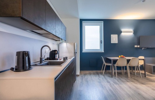 Mestre Apartment | Htm Tower - 1402 Executive Terrazza by Halldis