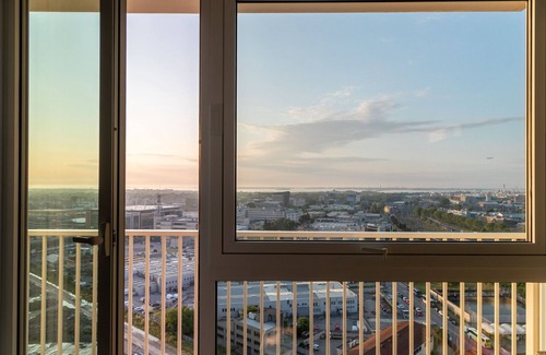 Mestre Apartment | Htm Tower - 1504 Executive by Halldis