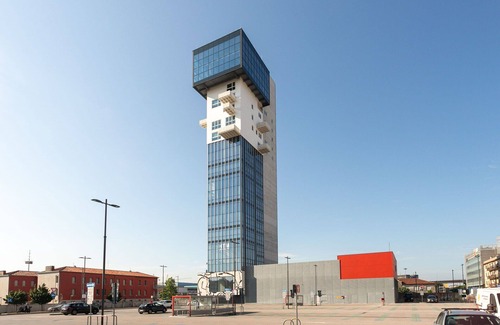 Mestre Apartment | Htm Tower - 1504 Executive by Halldis