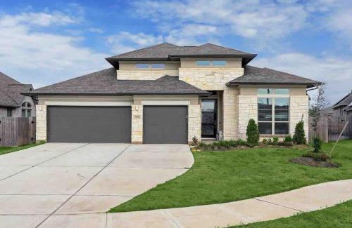 Richmond House | HTX Luxe Vibes w Private Pool & Spa - Perfect 4 Groups & Family