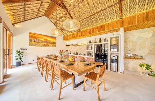 Laksmana Villa | Huge 16 bedrooms, 2 Villas combined, 2 pools